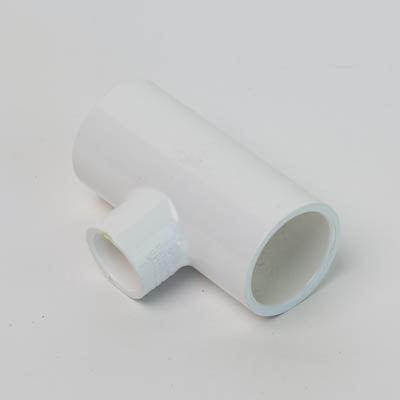 401-130 Sch 40 PVC Reducing Tee 1 in. x 1/2 in. Socket